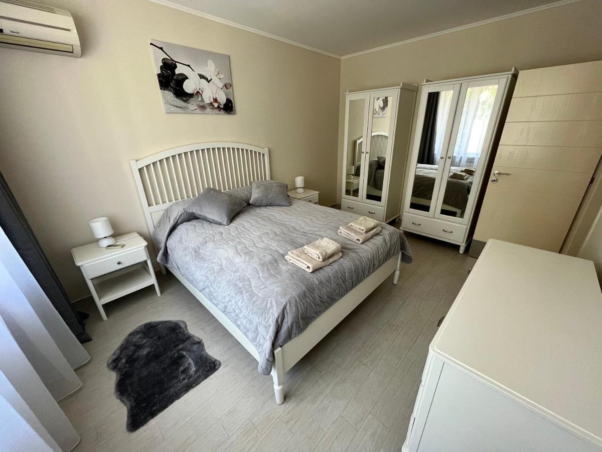 Excellent Location ! General Gurko Apartment Sofia Bagian luar foto